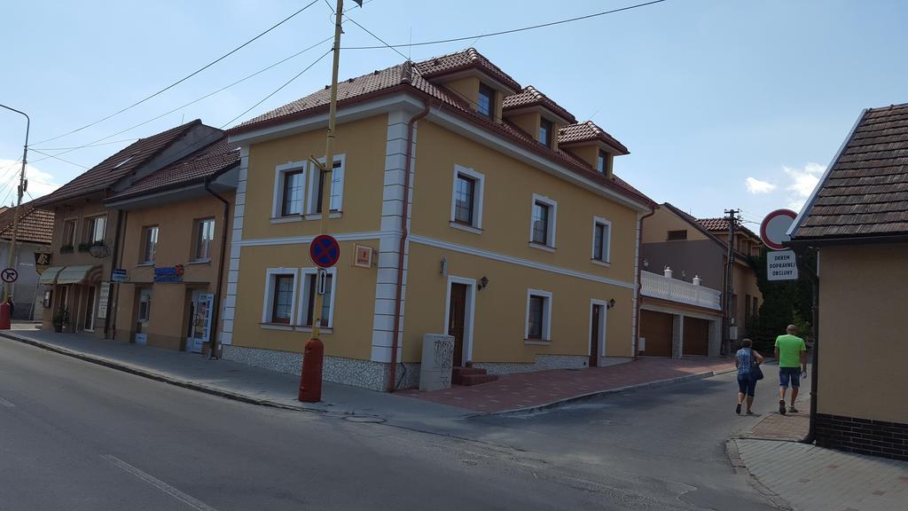Penzion Galeria Бойнице Экстерьер фото